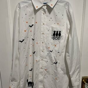 Karen Scott cotton blend embroidered Halloween button down shirt. Size small.